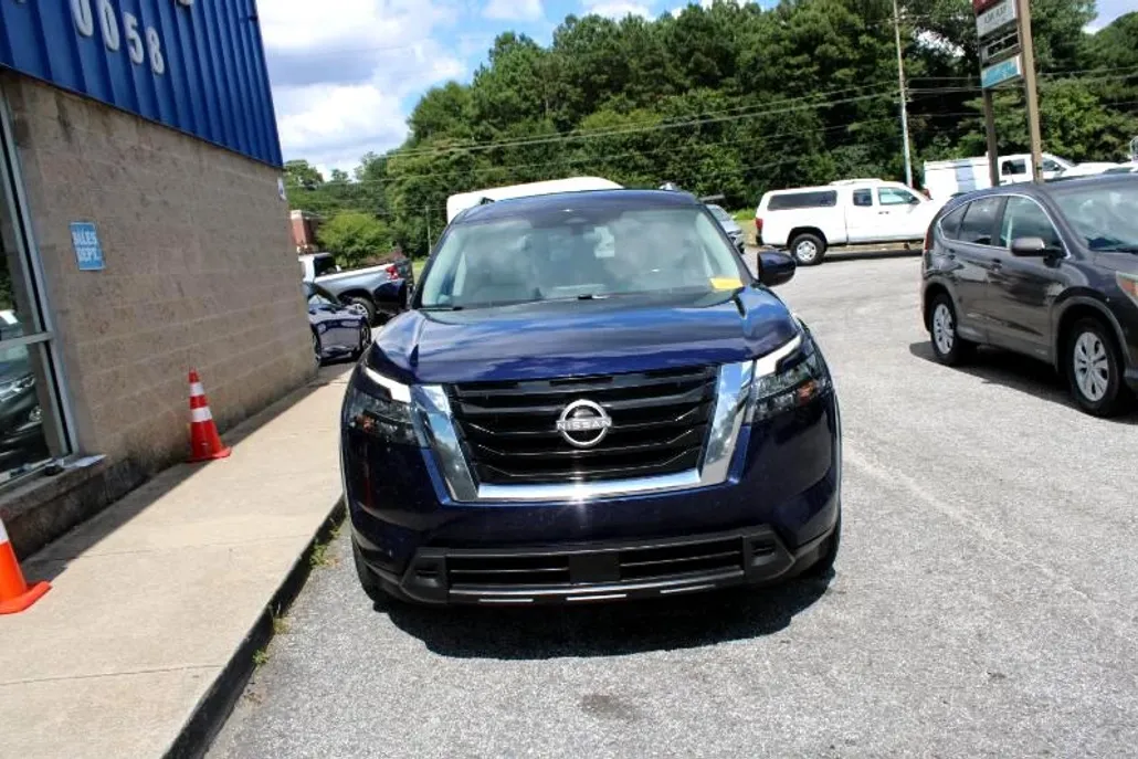2023 Nissan Pathfinder SV photo 1