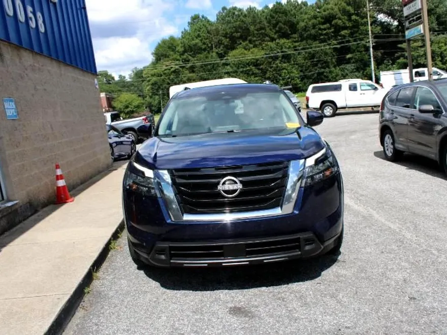 2023 Nissan Pathfinder SV photo 1
