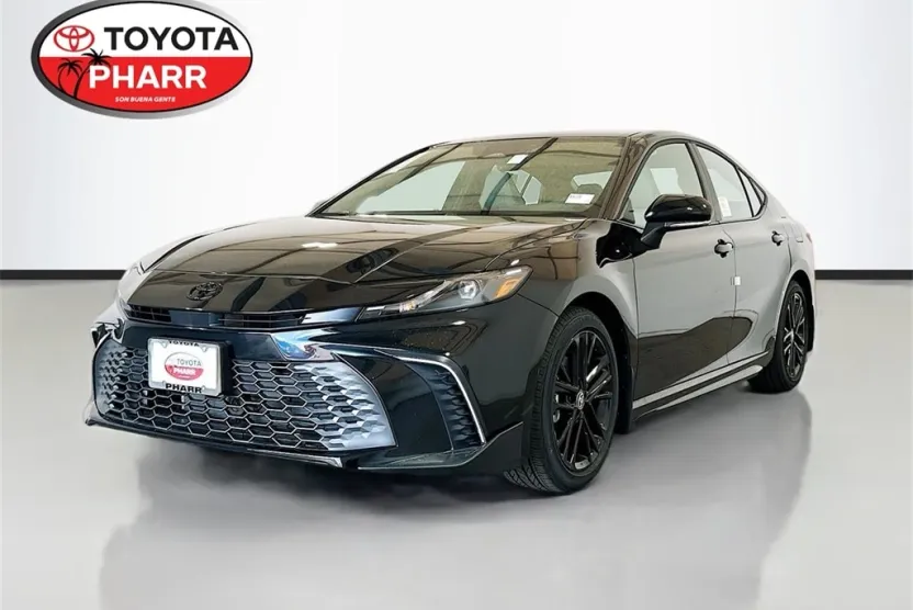 2026 Toyota Camry SE photo 1