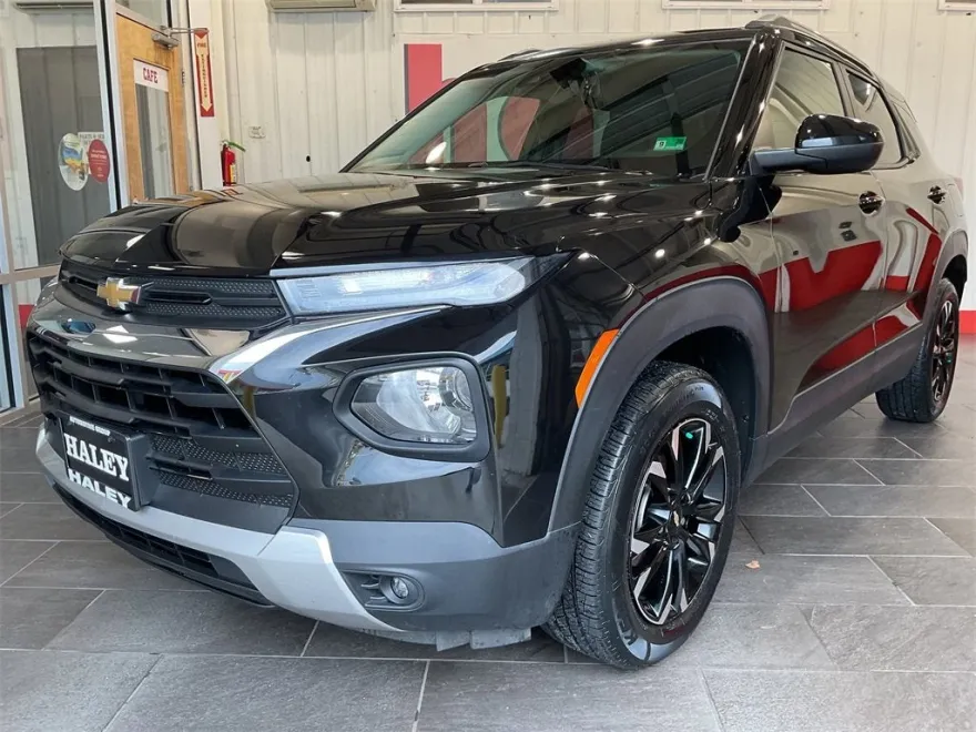 2023 Chevrolet Trailblazer LT photo 1