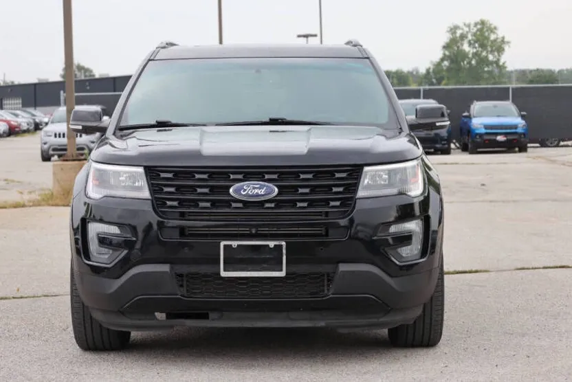 2017 Ford Explorer Sport photo 1