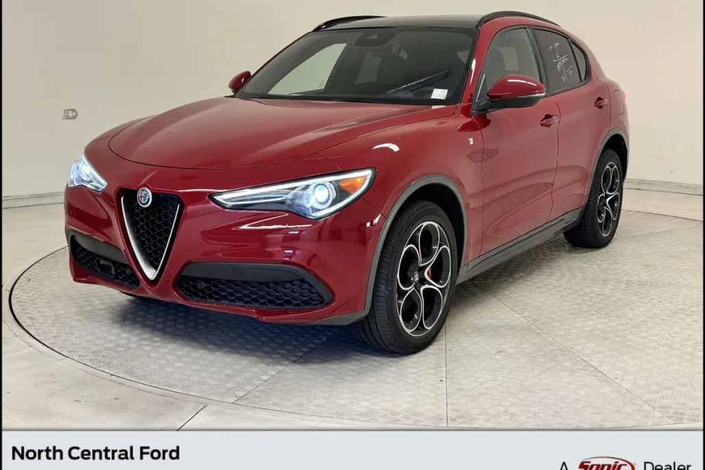 2022 Alfa Romeo Stelvio Ti photo 1