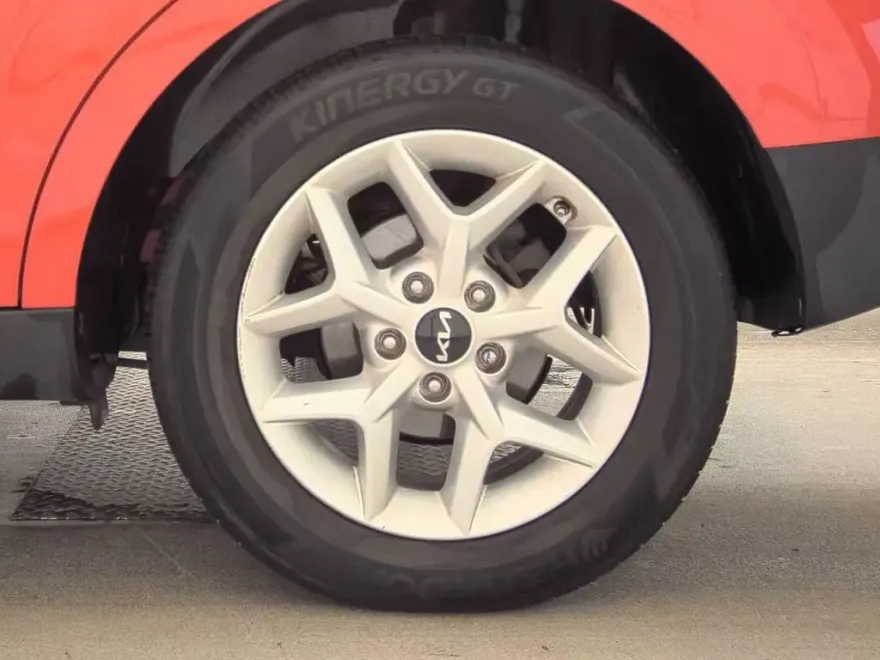2022 Kia Soul LX S X-Line photo 1