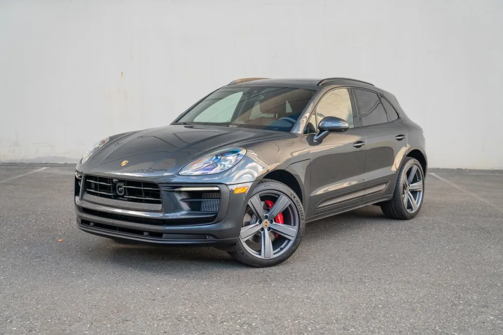 2025 Porsche Macan S photo 1