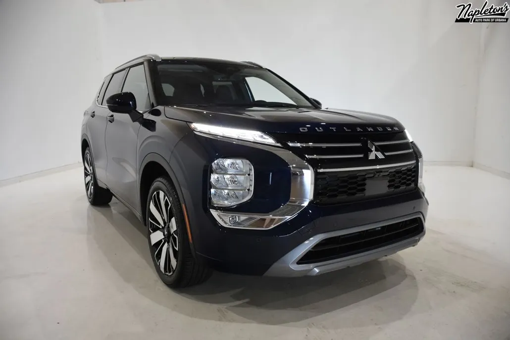 2025 Mitsubishi Outlander SEL photo 1