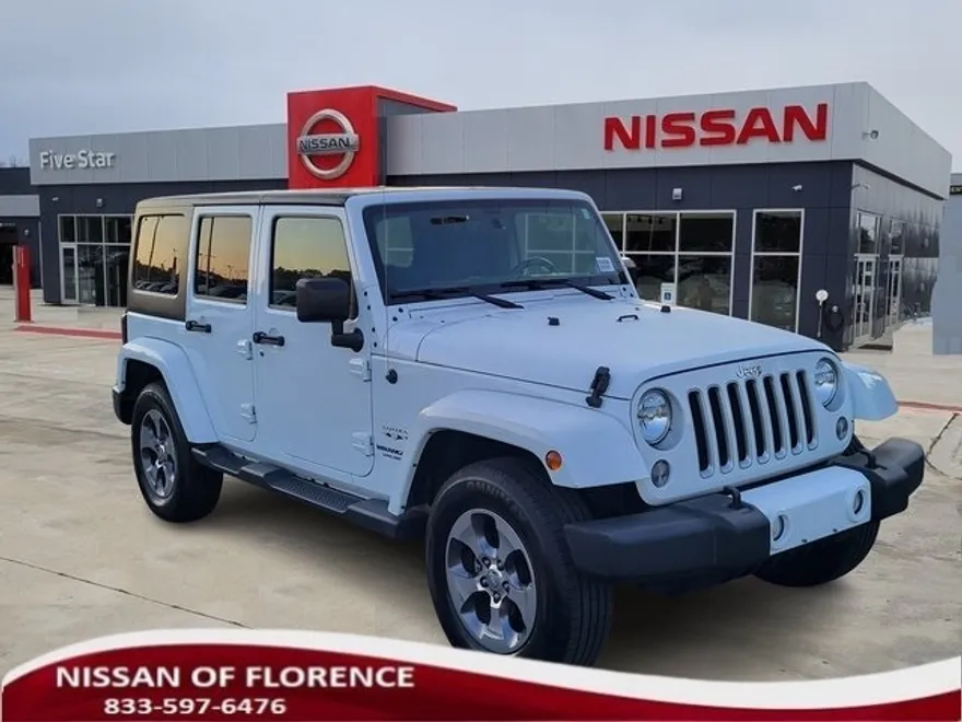 2016 Jeep Wrangler Unlimited Sahara photo 1