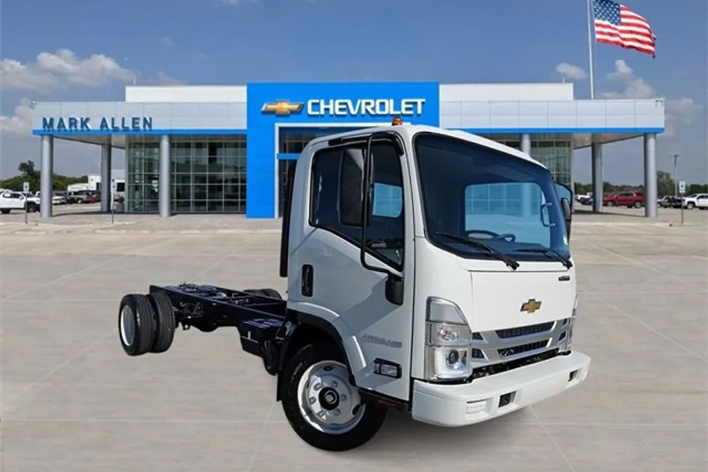 2024 Chevrolet Silverado 4500HD photo 1