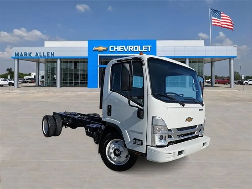 2024 Chevrolet Silverado 4500HD photo 1
