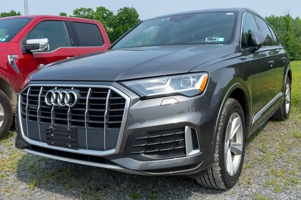 2021 Audi Q7 45 Premium Plus photo 1