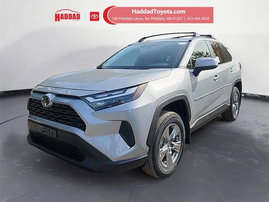 2025 Toyota RAV4 XLE photo 1