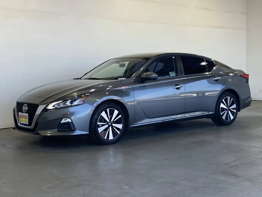2021 Nissan Altima 2.5 SV photo 1