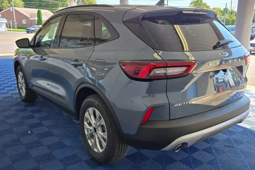 2025 Ford Escape Active photo 1