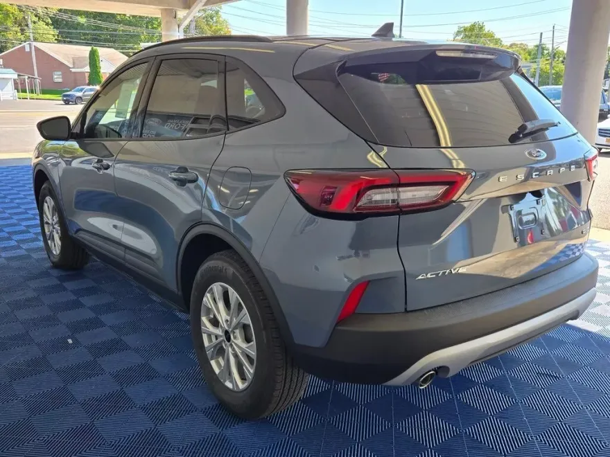 2025 Ford Escape Active photo 1