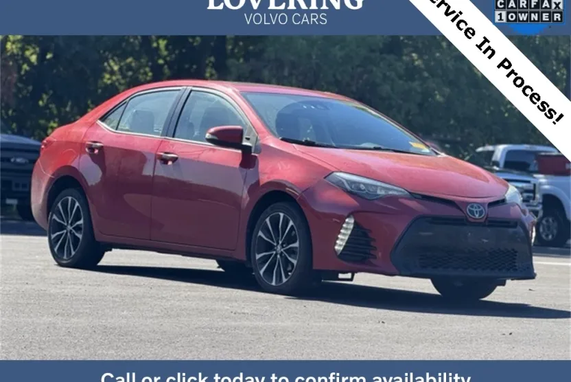 2017 Toyota Corolla SE photo 1