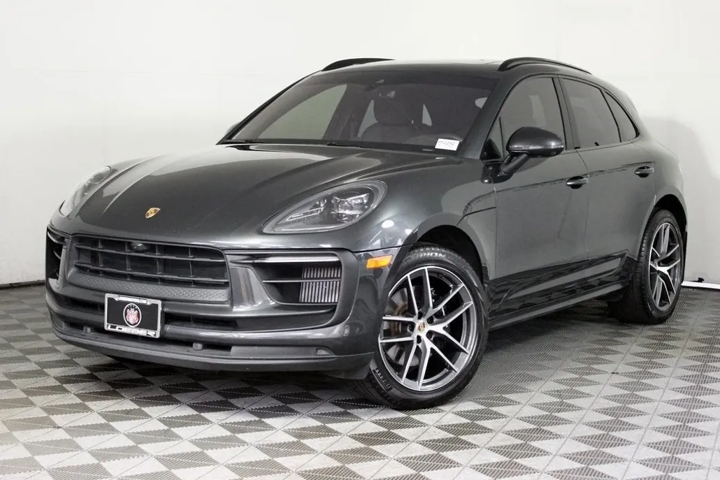 2022 Porsche Macan S photo 1
