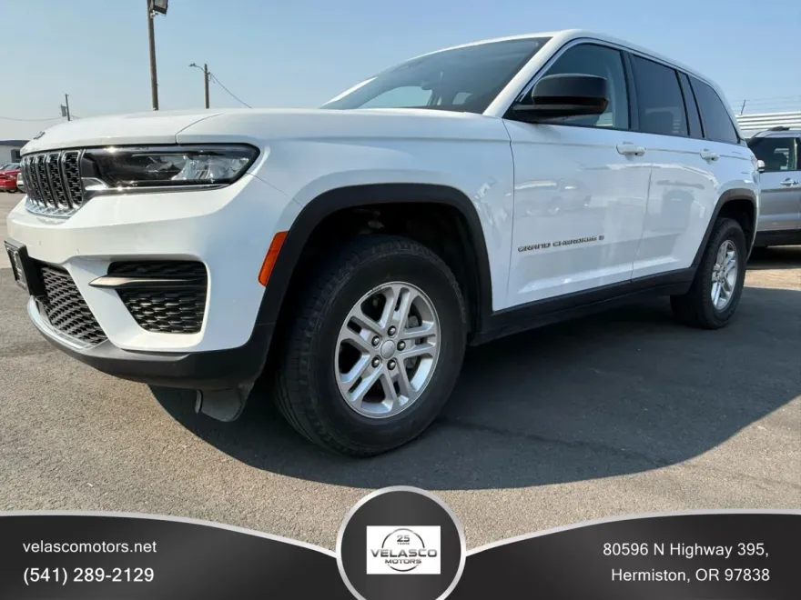 2023 Jeep Grand Cherokee Laredo Sport photo 1