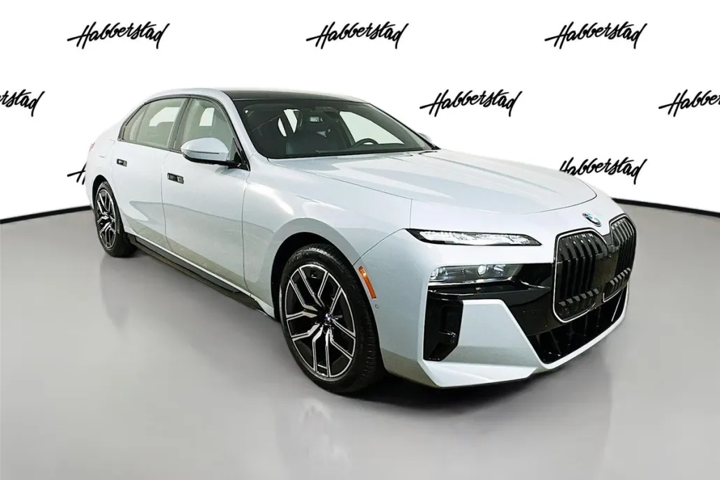 2026 Bmw 750e photo 1