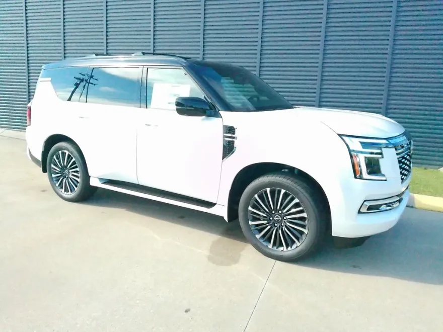 2025 Nissan Armada Platinum Reserve photo 1