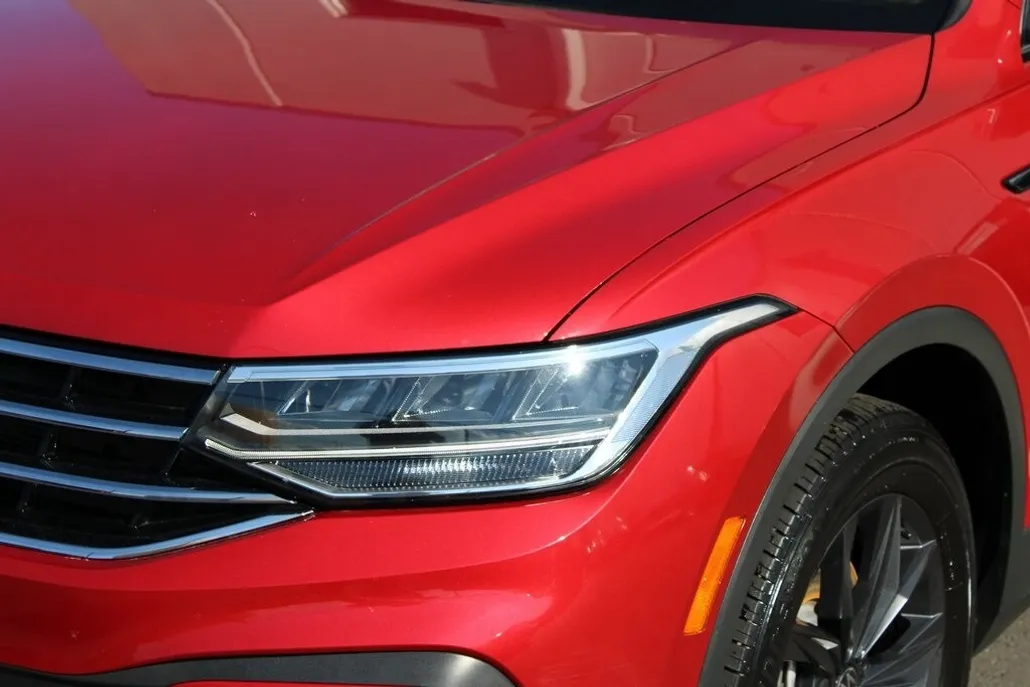 2022 Volkswagen Tiguan SE photo 1