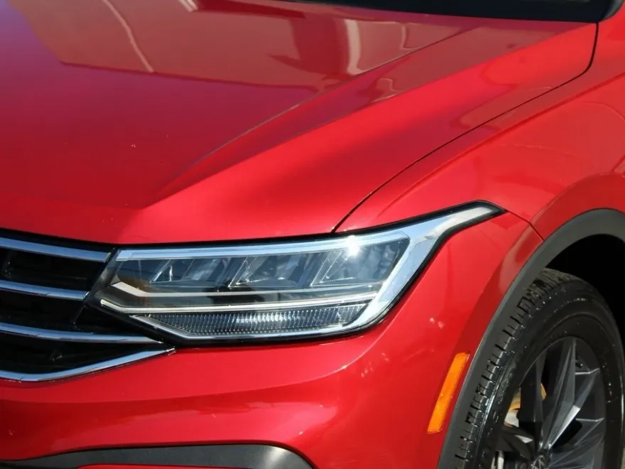 2022 Volkswagen Tiguan SE photo 1