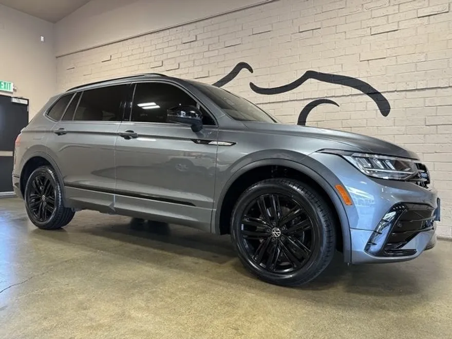 2022 Volkswagen Tiguan SE R-Line Black photo 1