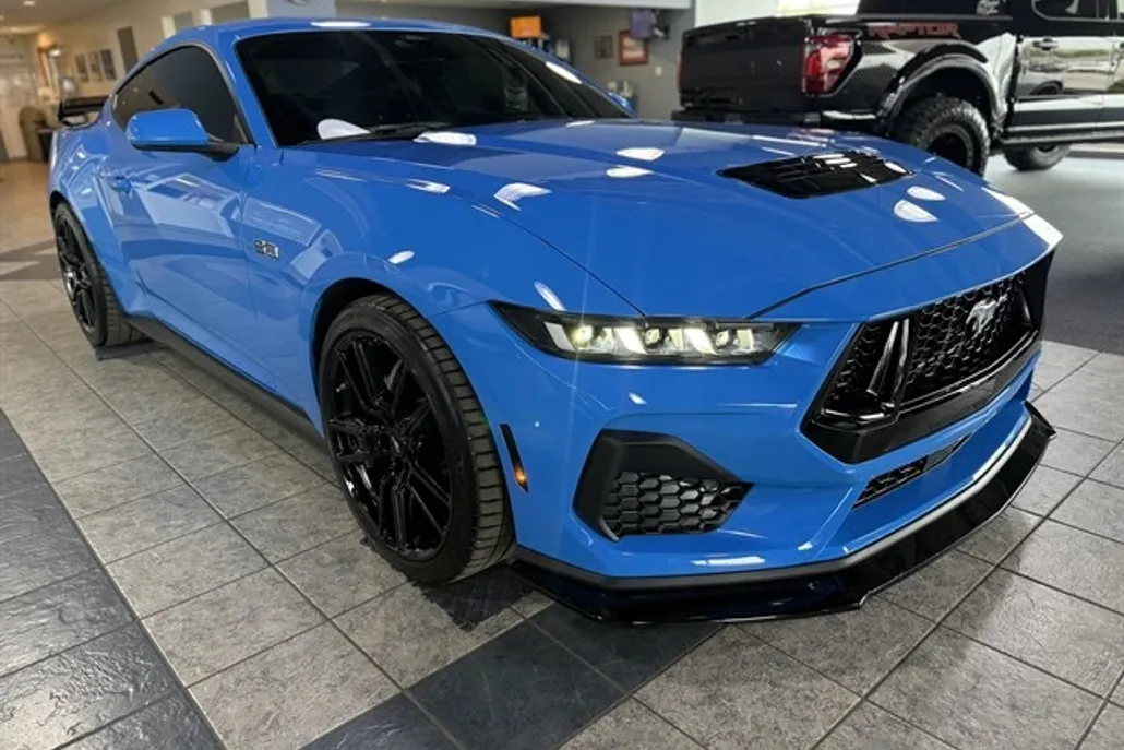 2024 Ford Mustang GT Premium photo 1