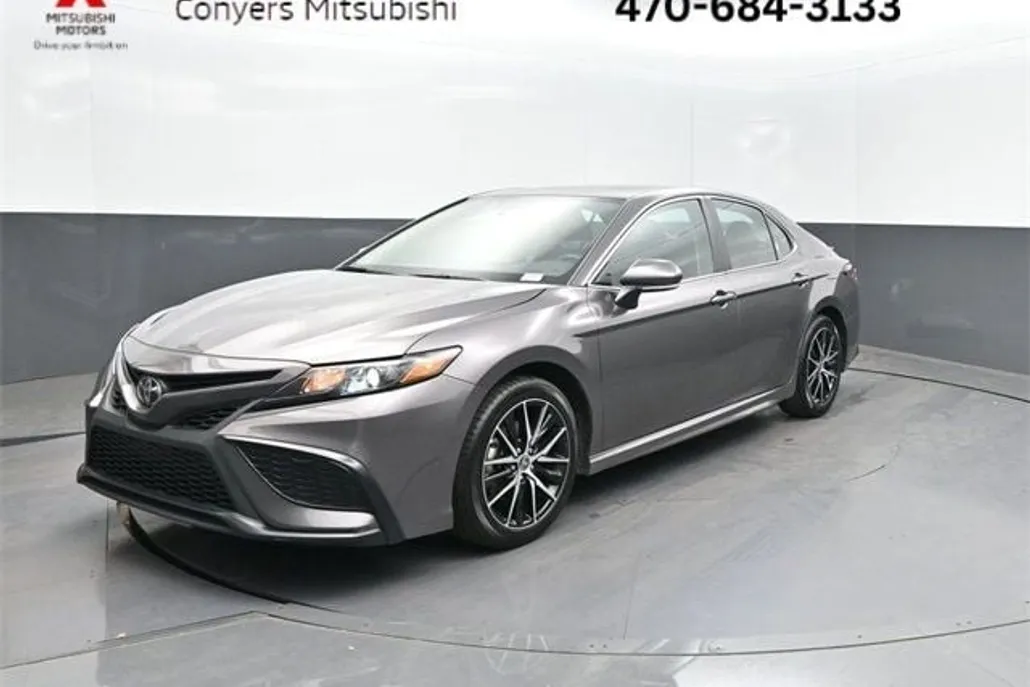 2024 Toyota Camry SE photo 1