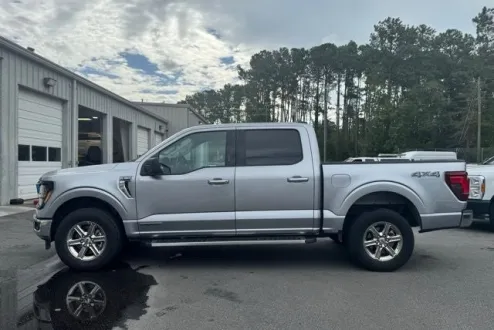 2024 Ford F-150 XLT photo 2