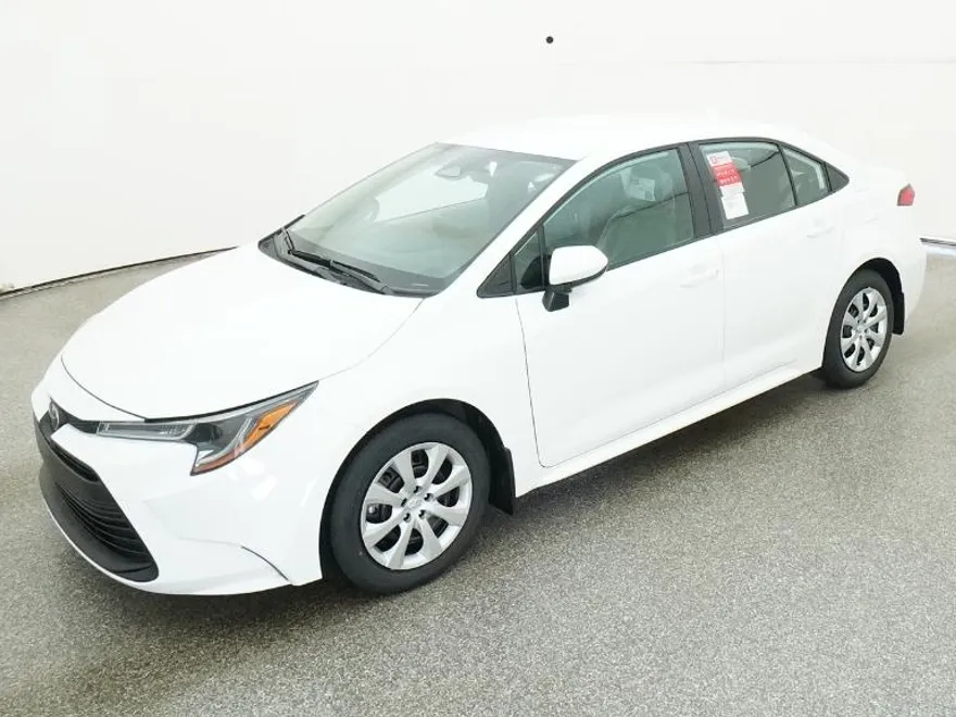 2025 Toyota Corolla LE photo 1
