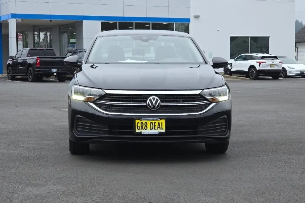 2024 Volkswagen Jetta SE photo 1