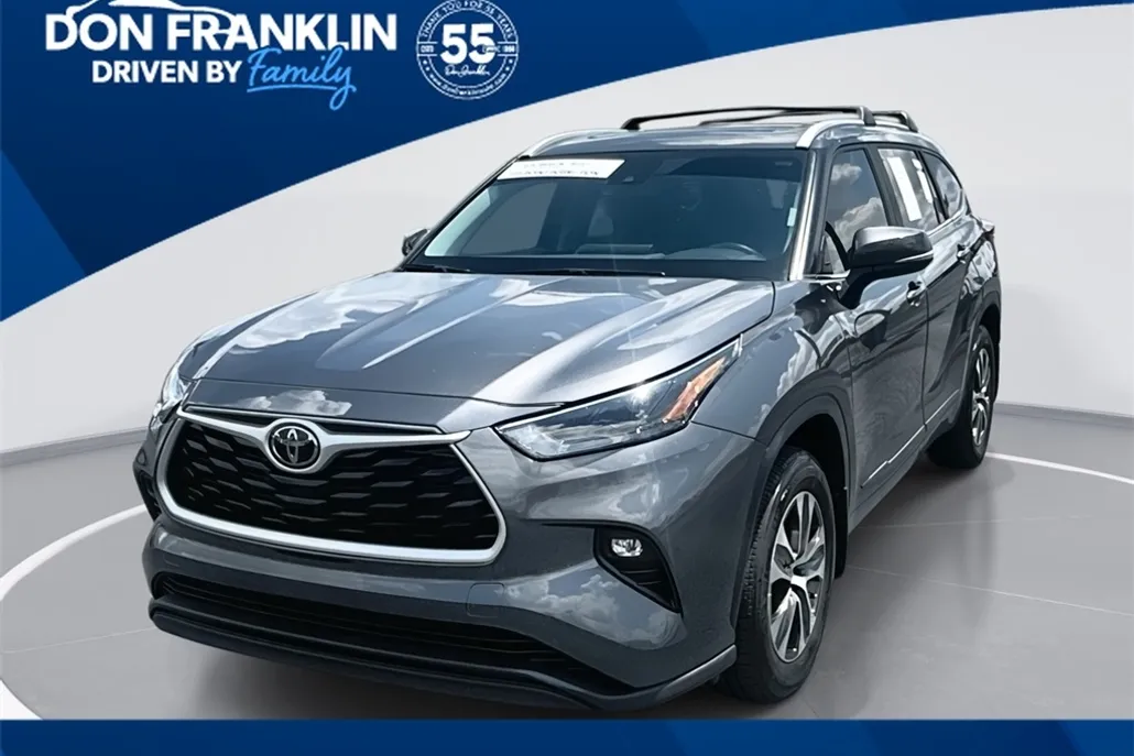 2023 Toyota Highlander L photo 1