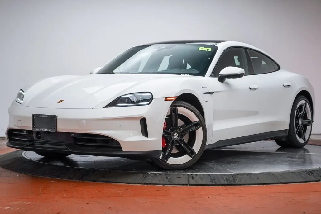 2025 Porsche Taycan 4S photo 1