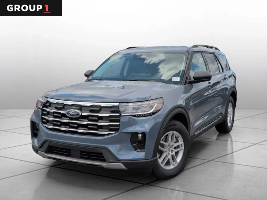 2025 Ford Explorer photo 1