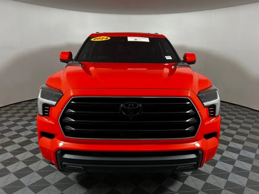 2024 Toyota Sequoia SR5 photo 1