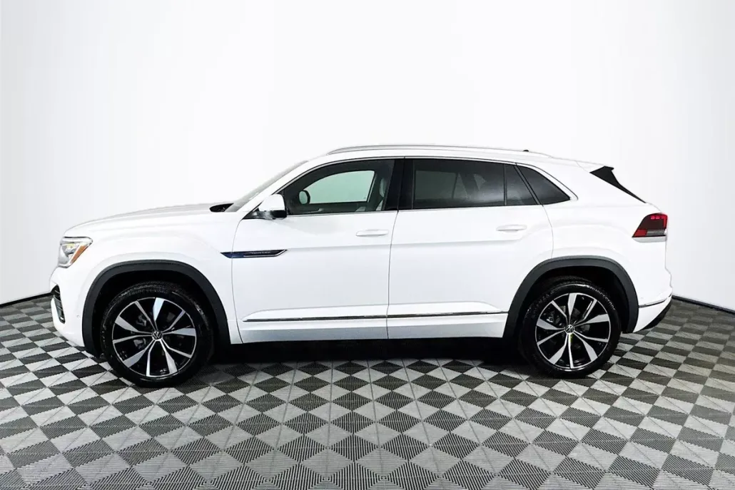 2025 Volkswagen Atlas Cross Sport SEL Premium R-Line photo 1