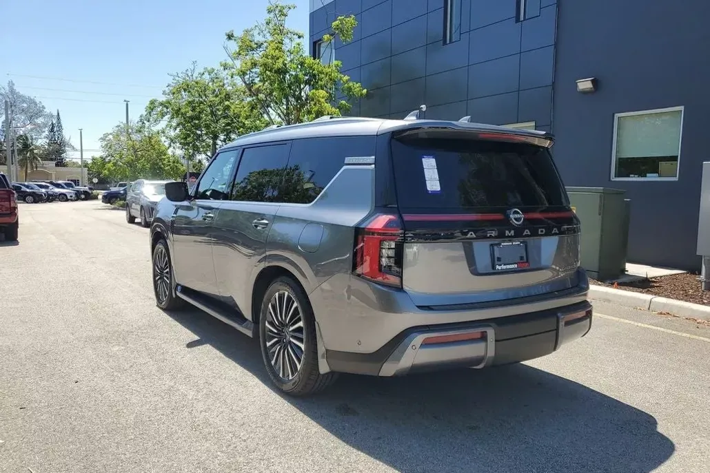 2025 Nissan Armada Platinum Reserve photo 1