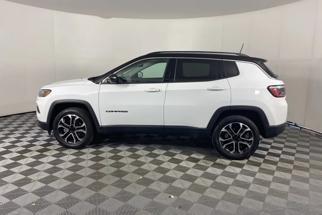 2022 Jeep Compass Limited photo 1