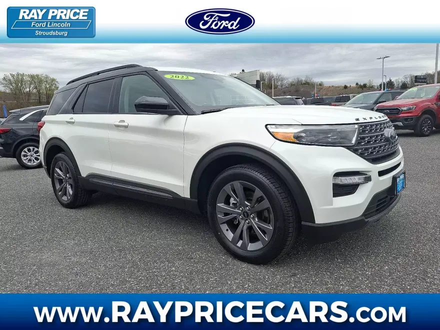 2022 Ford Explorer XLT photo 1