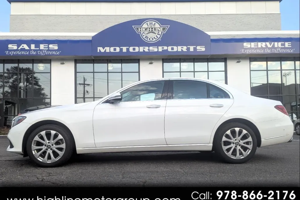 2018 Mercedes Benz E 300 4MATIC Sedan photo 1