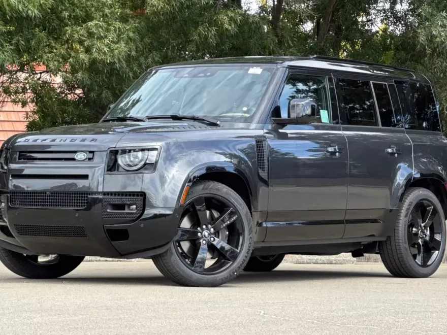2025 Land Rover Defender 110 X-Dynamic SE photo 1