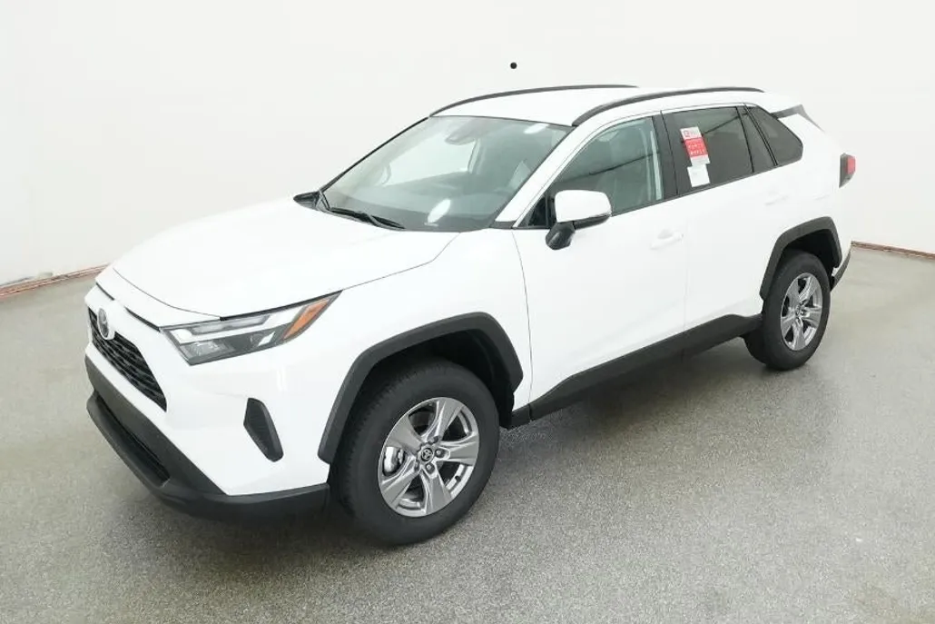 2025 Toyota RAV4 XLE photo 1