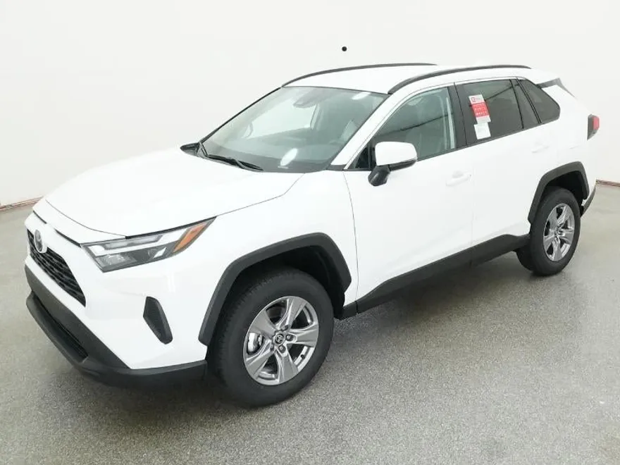 2025 Toyota RAV4 XLE photo 1