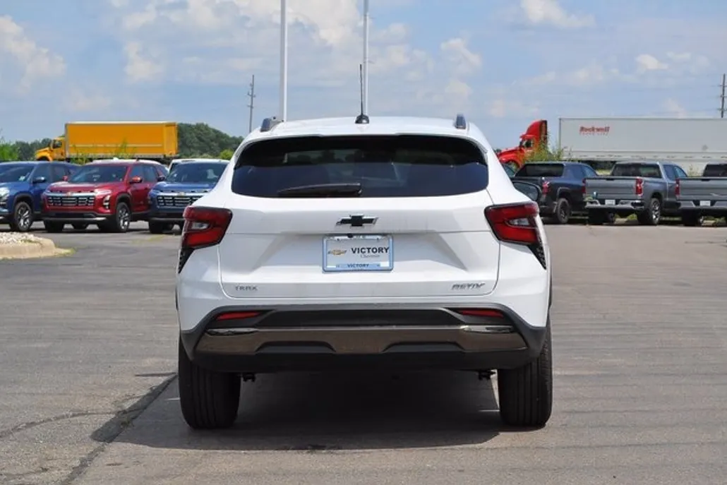2025 Chevrolet Trax ACTIV photo 1