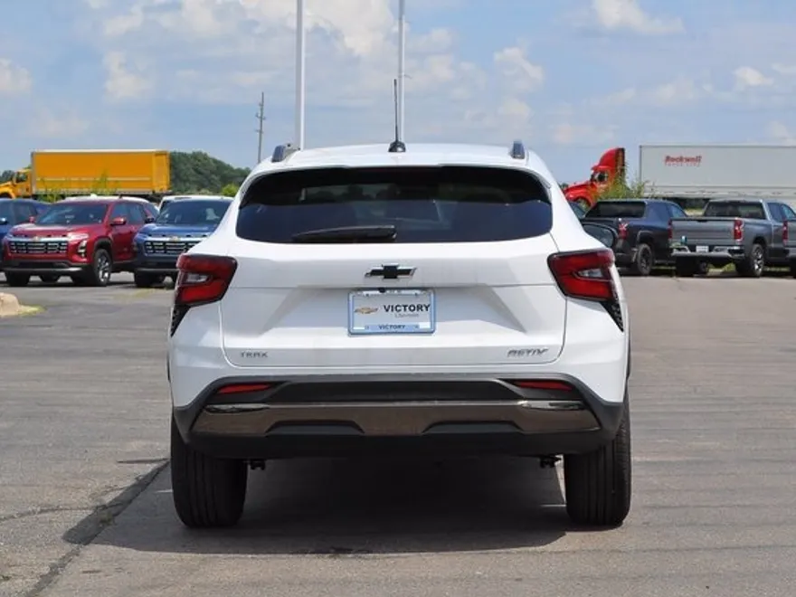 2025 Chevrolet Trax ACTIV photo 1