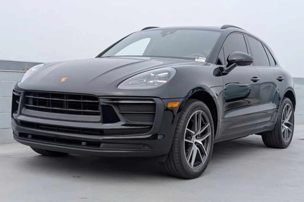 2022 Porsche Macan photo 1