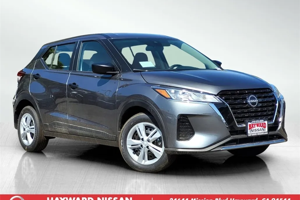2025 Nissan Kicks Play S photo 1