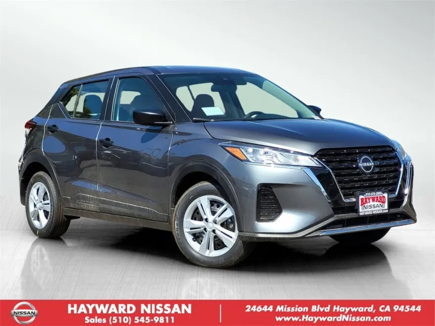 2025 Nissan Kicks Play S photo 1