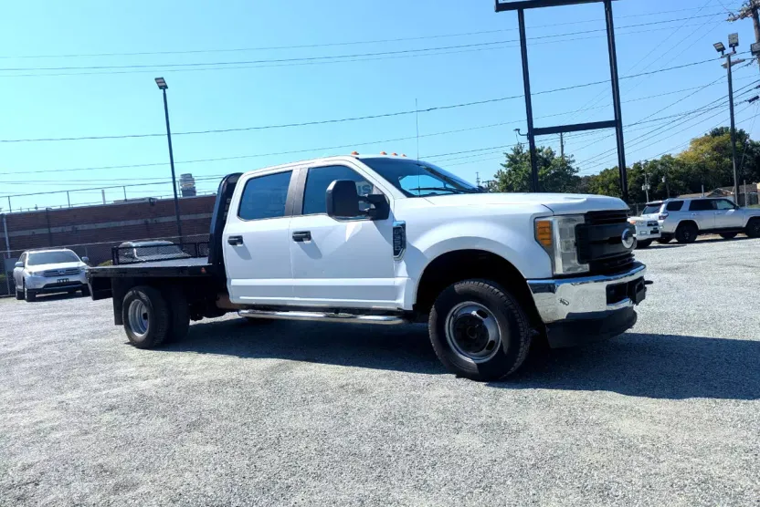 2017 Ford F-350 XL photo 1