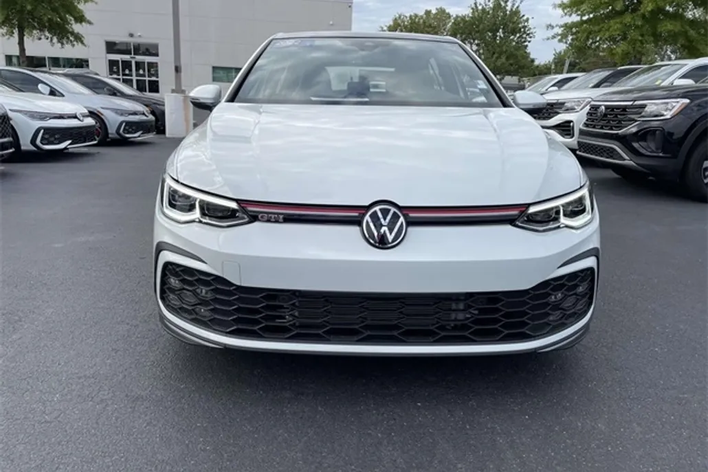2022 Volkswagen Golf GTI SE photo 1