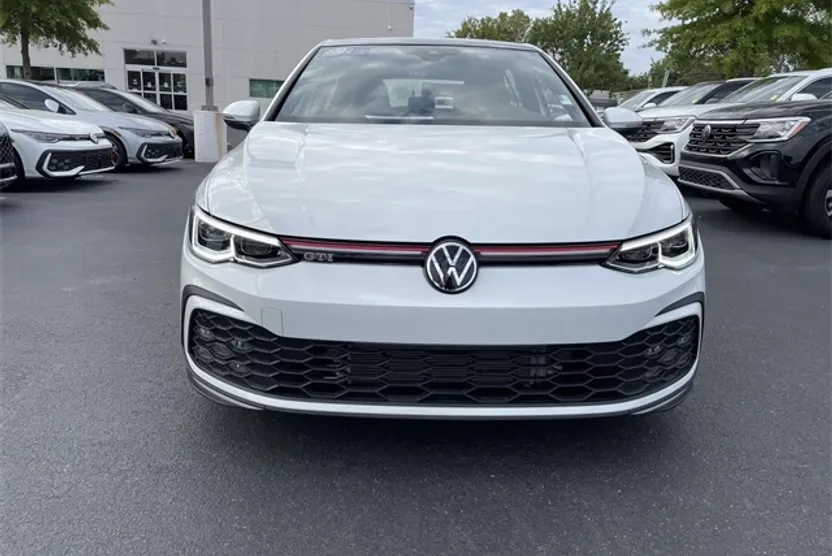 2022 Volkswagen Golf GTI SE photo 1